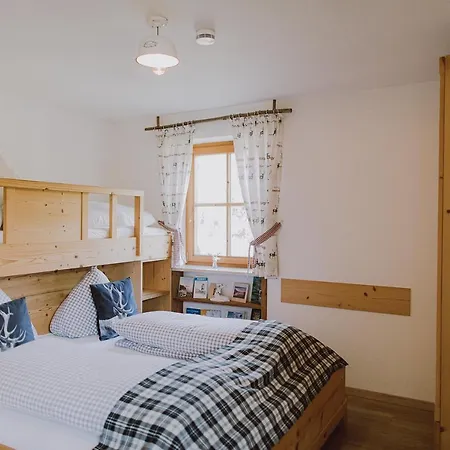 Guggi's Alm Apartamento